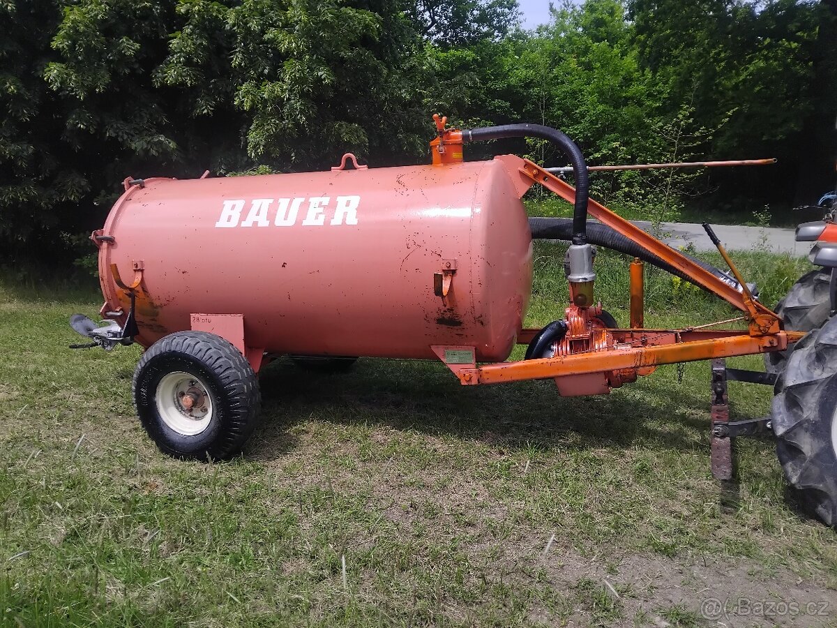 Prodám fekál BAUER 2200 Litrů