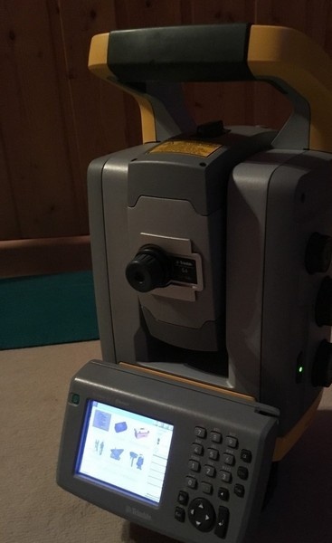 Trimble S6 3 DR300+ tachymetr špičkový stav příslušenství vč