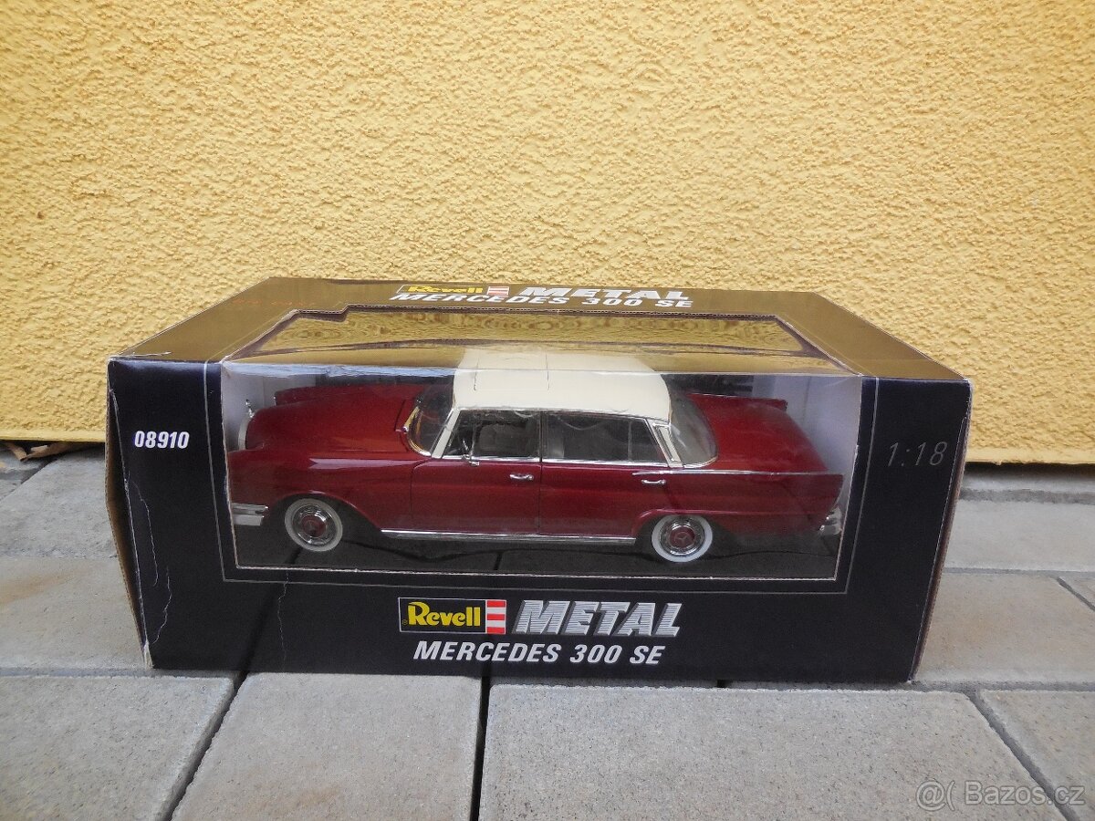 Mercedes-Benz 300 SE - 1:18 Revell