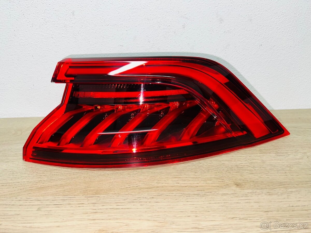 Audi RSQ8 SQ8 Q8 zadní světlo 4M8945070B