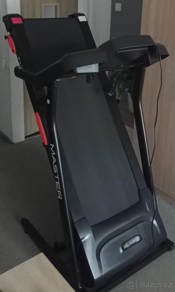 Běžecký pás Master F11