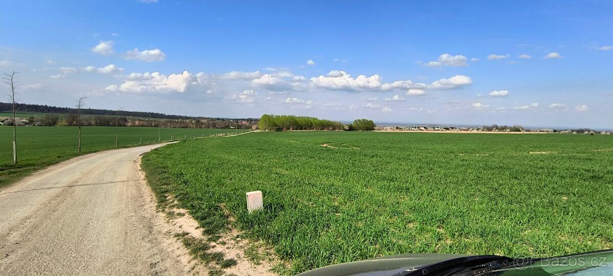 Velká oplocená ZAHRADA 7.141m2