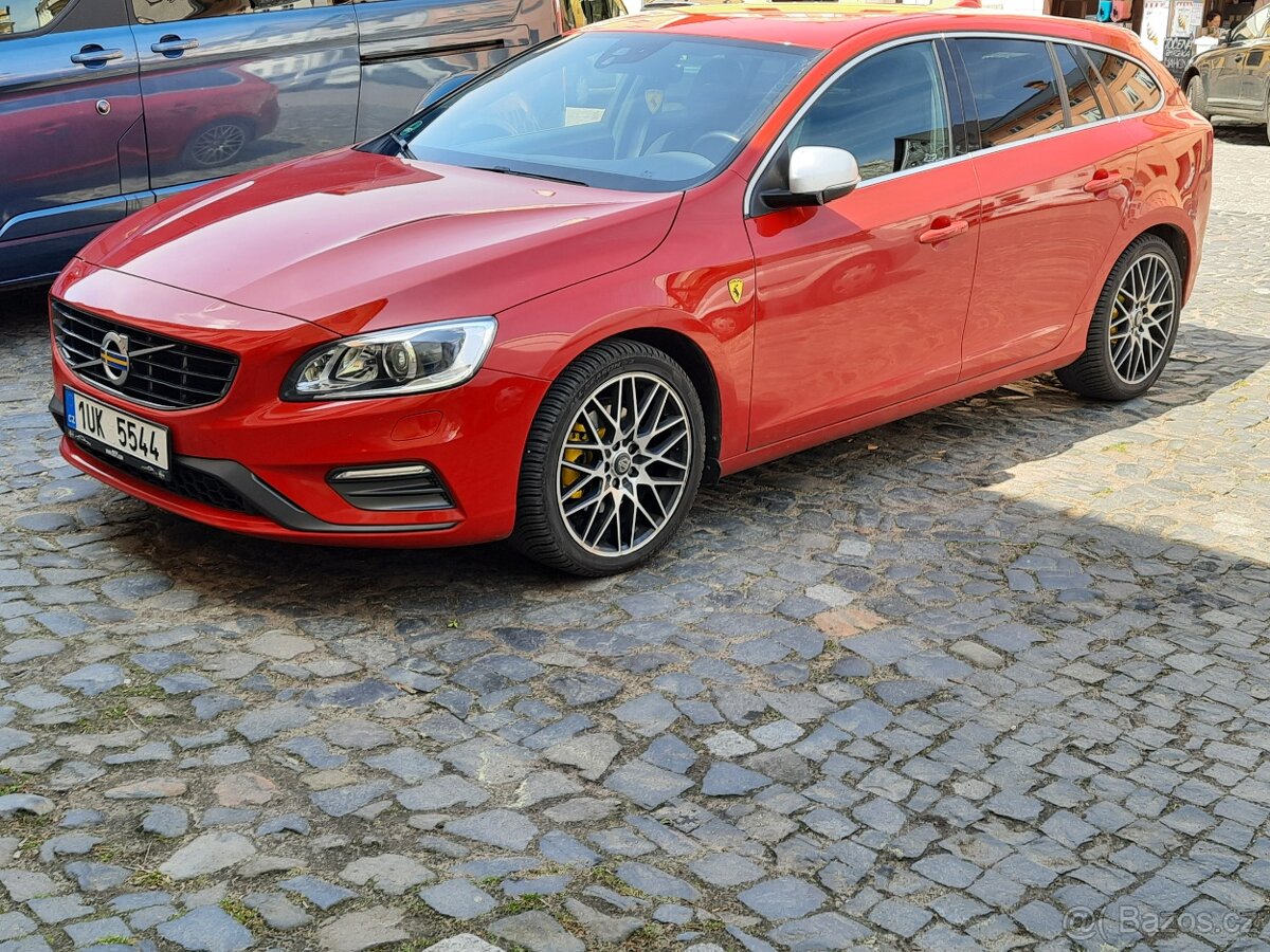 Volvo V60 D4 R-design 2018 2.0Bitdi