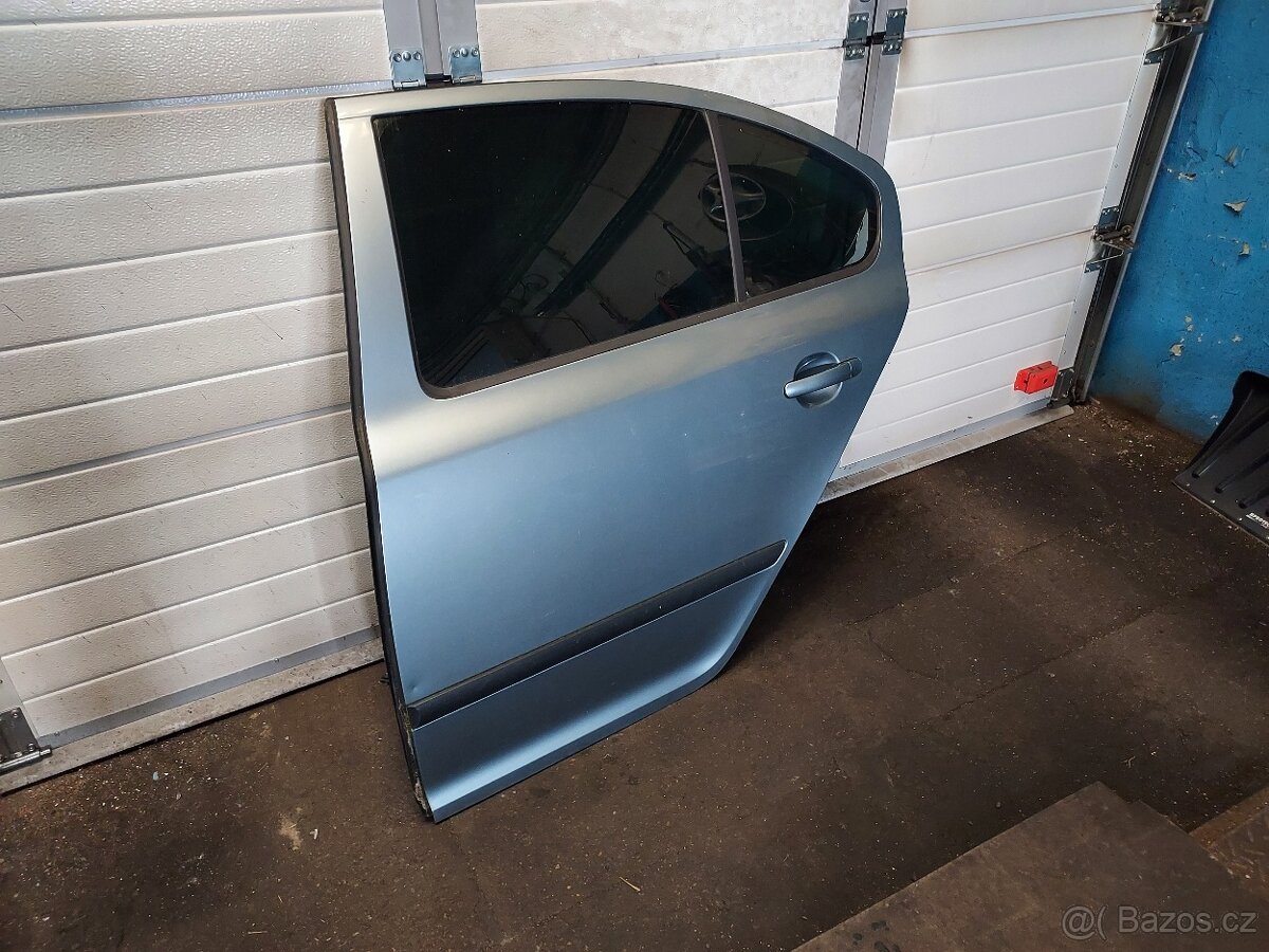 zadní dveře Octavia 2 sedan