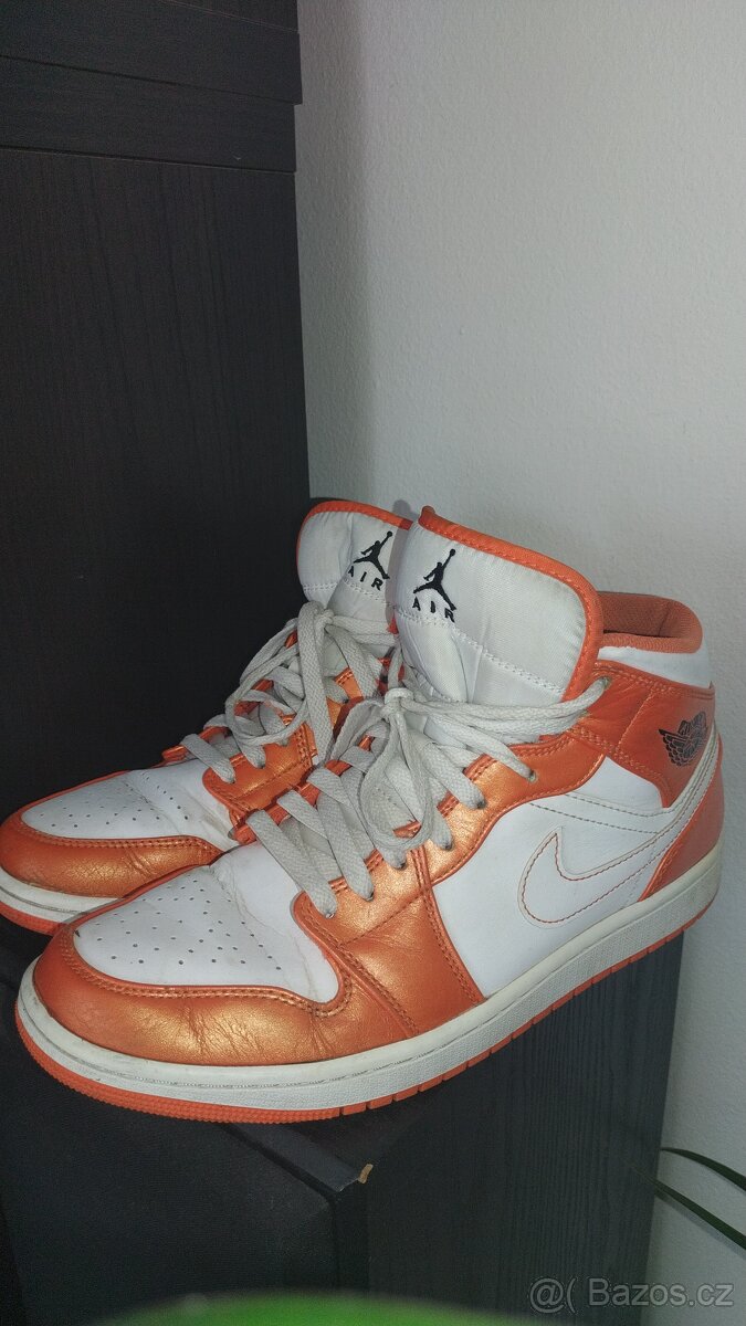 Air Jordan 1 MID SE ELECTRO METALIC oranžové vel.44,5