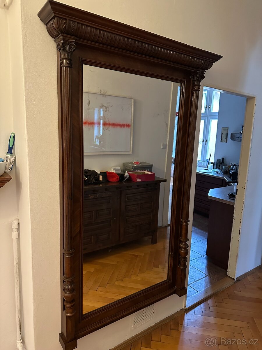 Starožitné zrcadlo