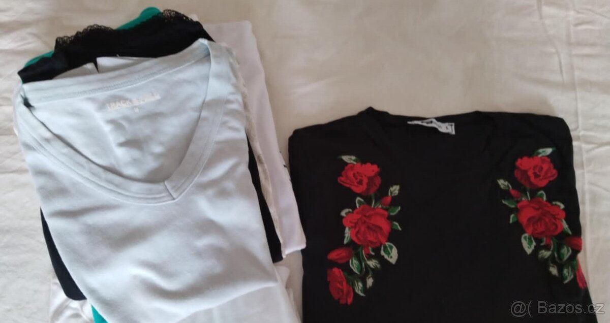 Dámská trička a tílka velikost 40 M - L