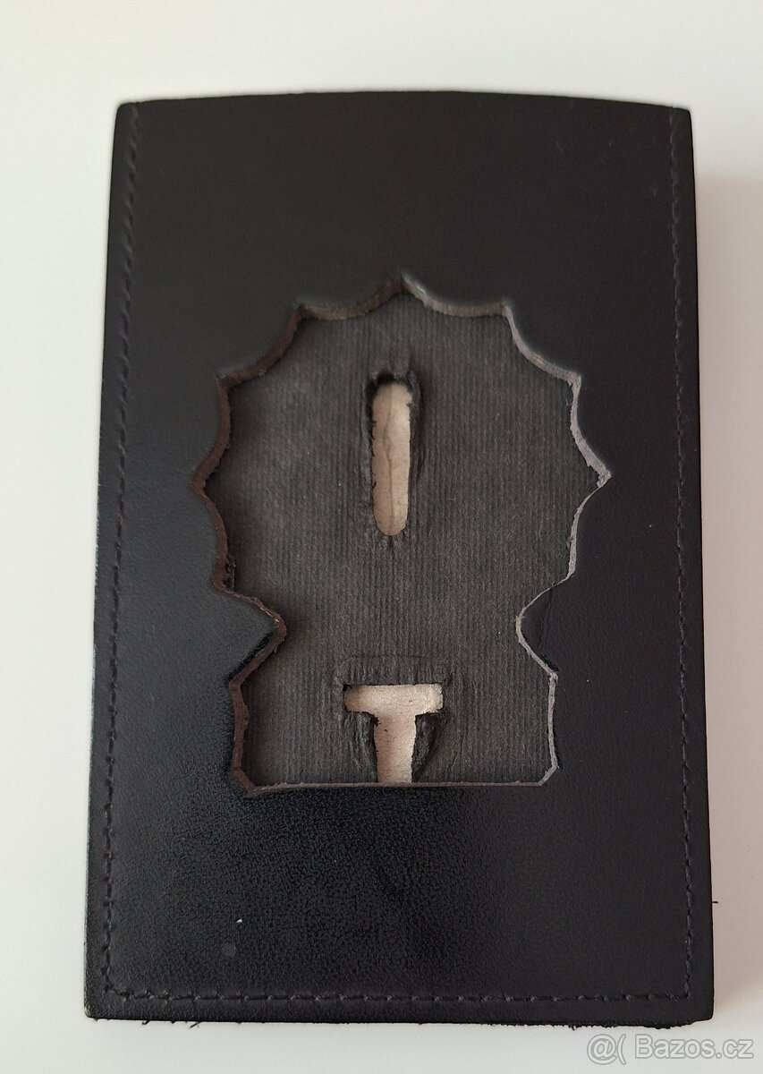 Pouzdro na odznak detektiva NYPD