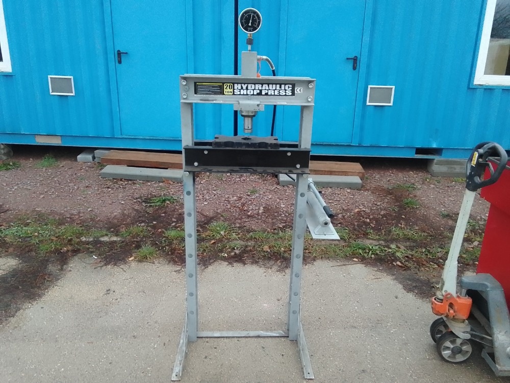 Hydraulický dílenský lis 20T