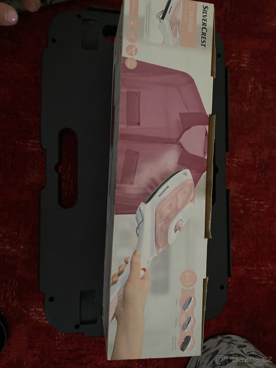 Napařovací kartáč / žehlička