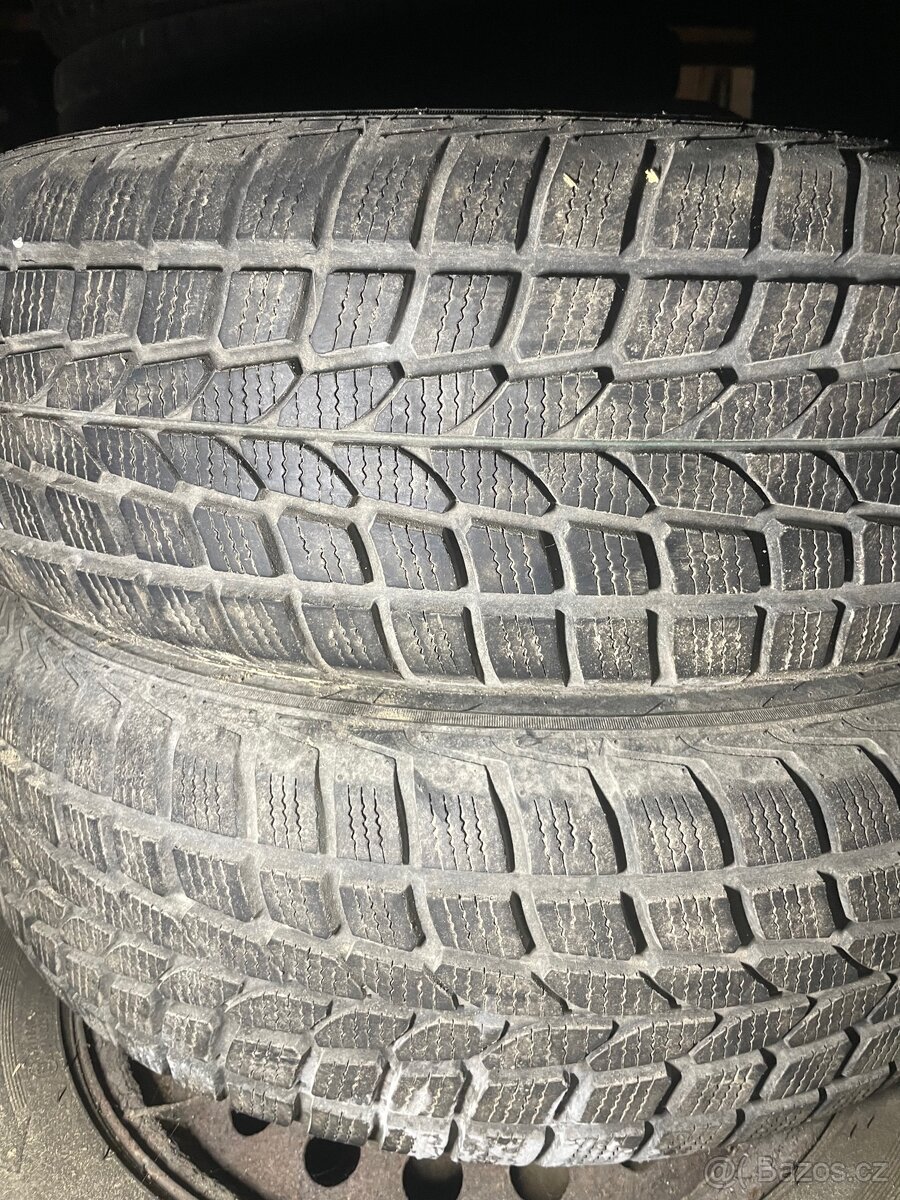 Zimni pneu 205/65 r15