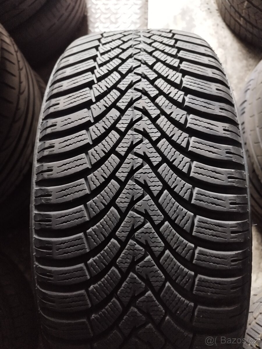 ZIMNÍ FALKEN 215/45 R18 - TOP STAV