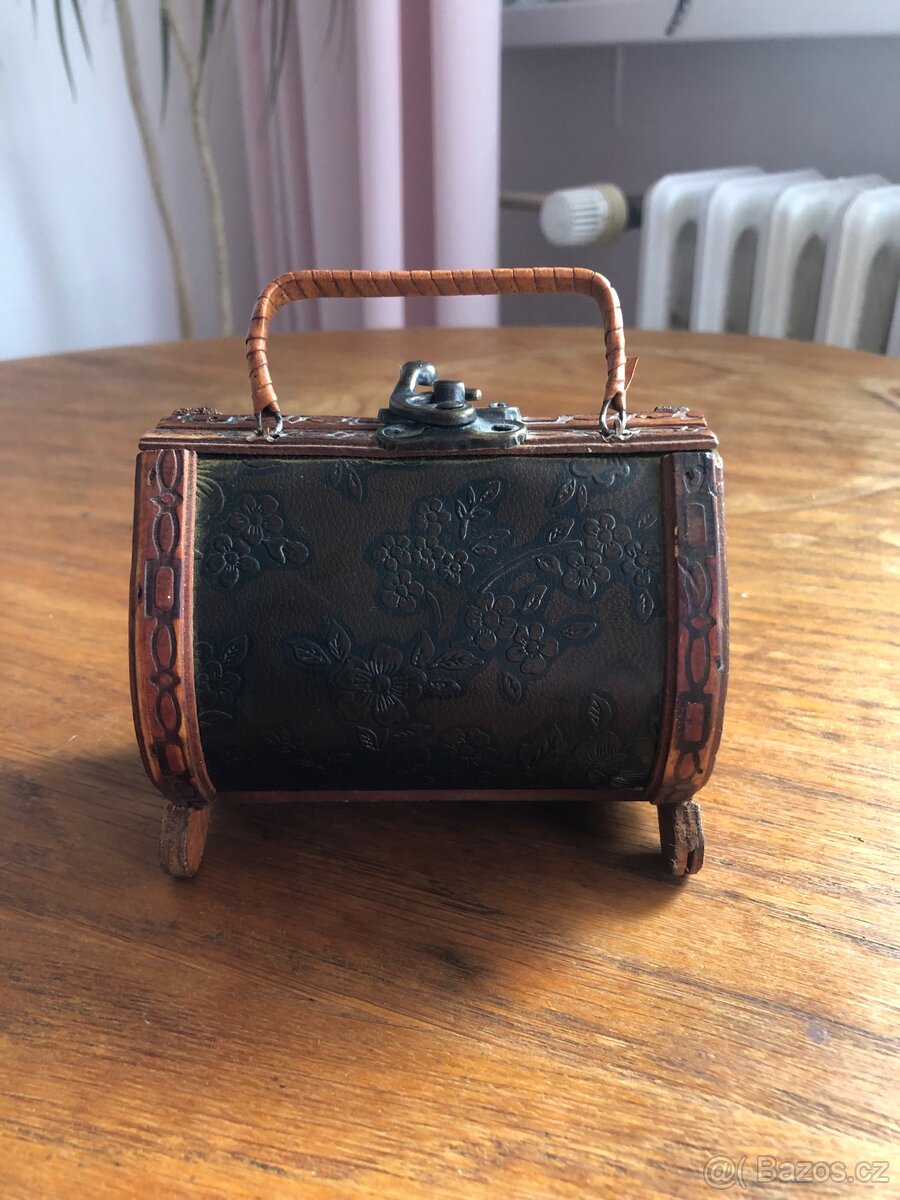 Starožitná šperkovnice