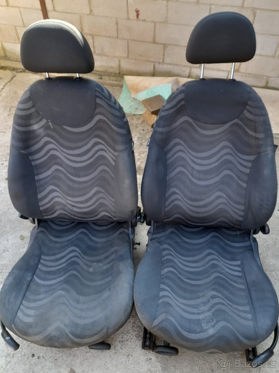 Přední sedačky Mini r50