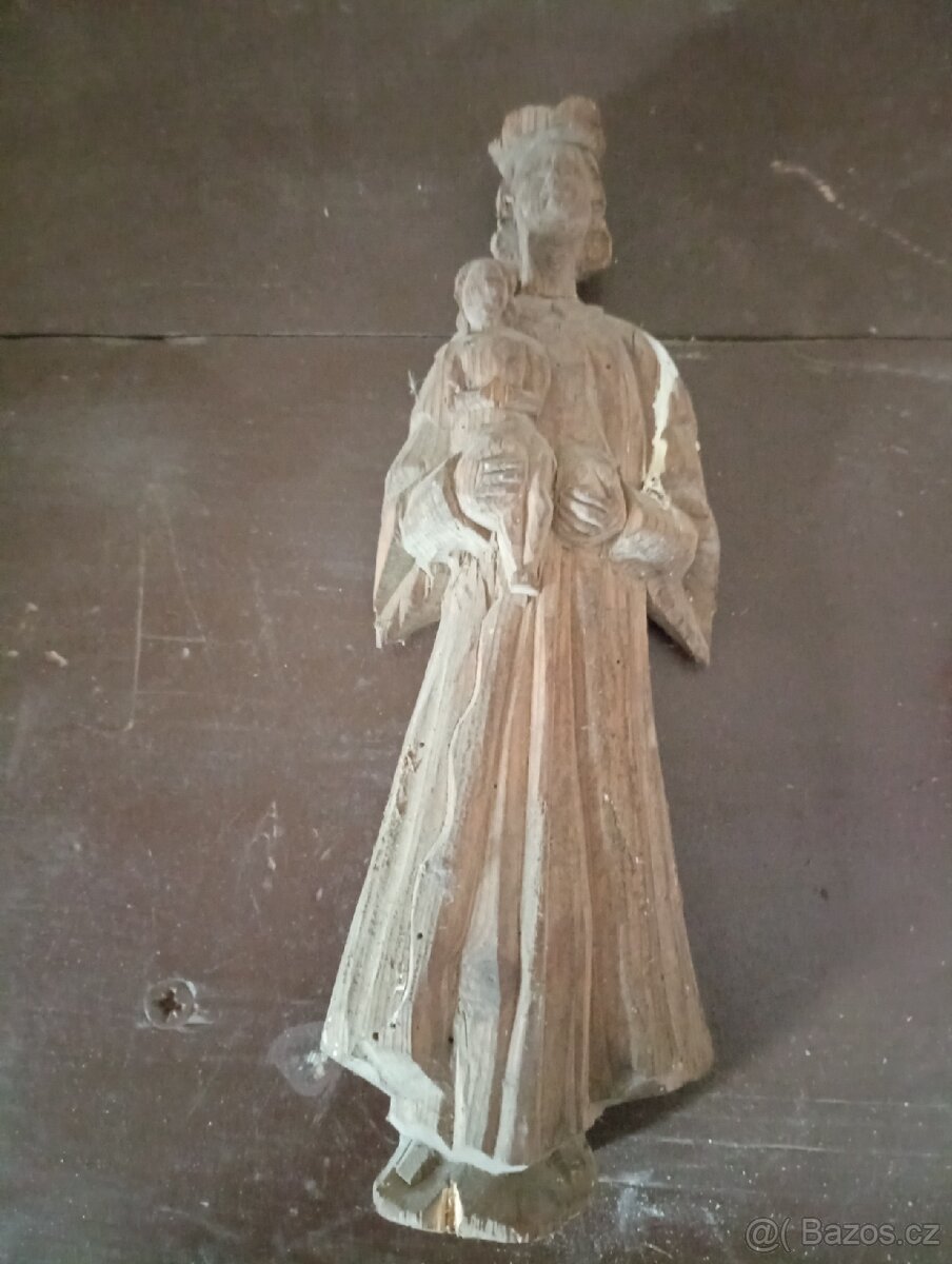 Dřevěná soška