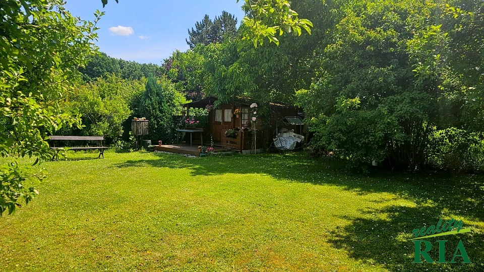 Chata Poděbrady s hezkou zahradou k pronájmu