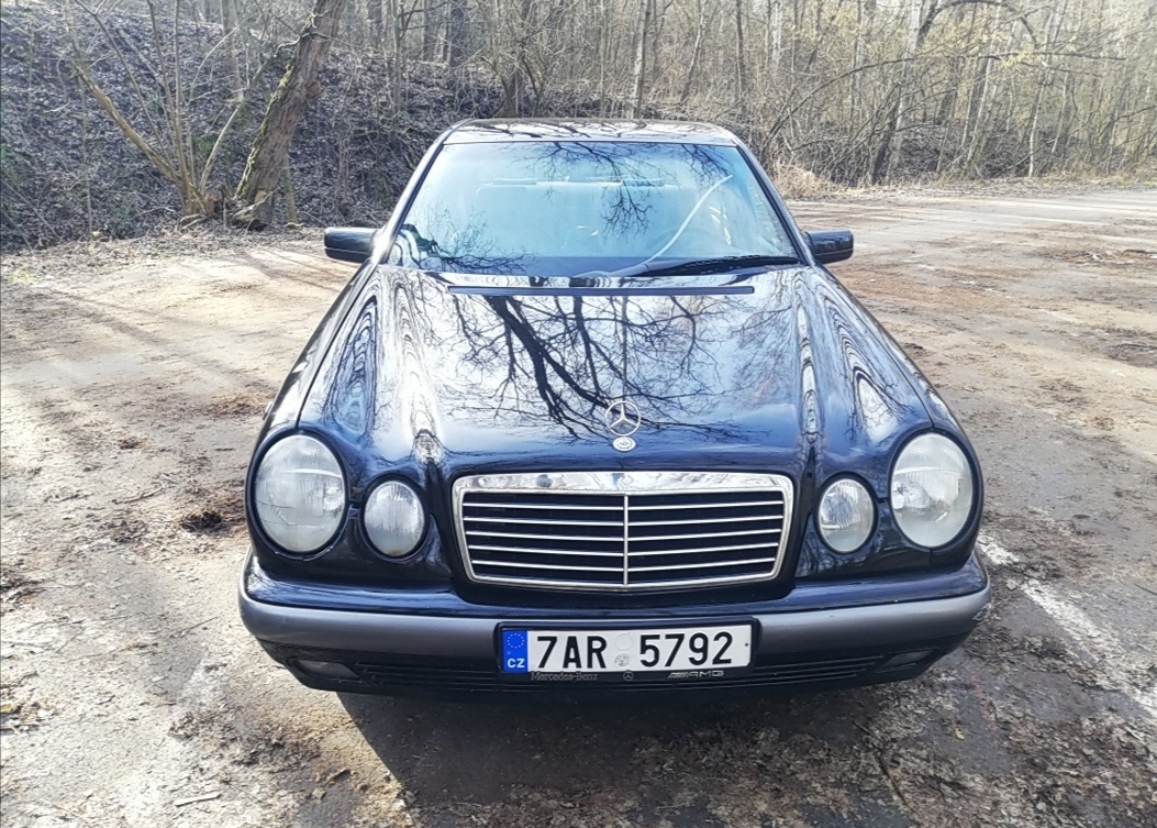 Mercedes W210