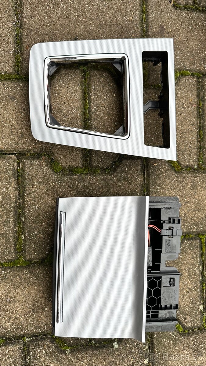 Škoda Octavia 3 dekor + popelník.
