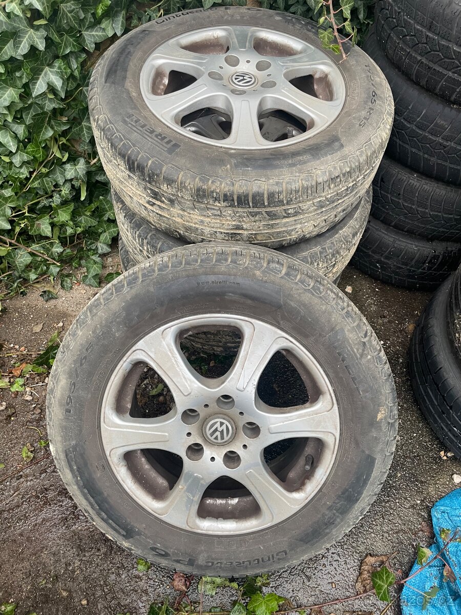 Letní Pirelli Cinturato P6 195/65 r15 disky VW