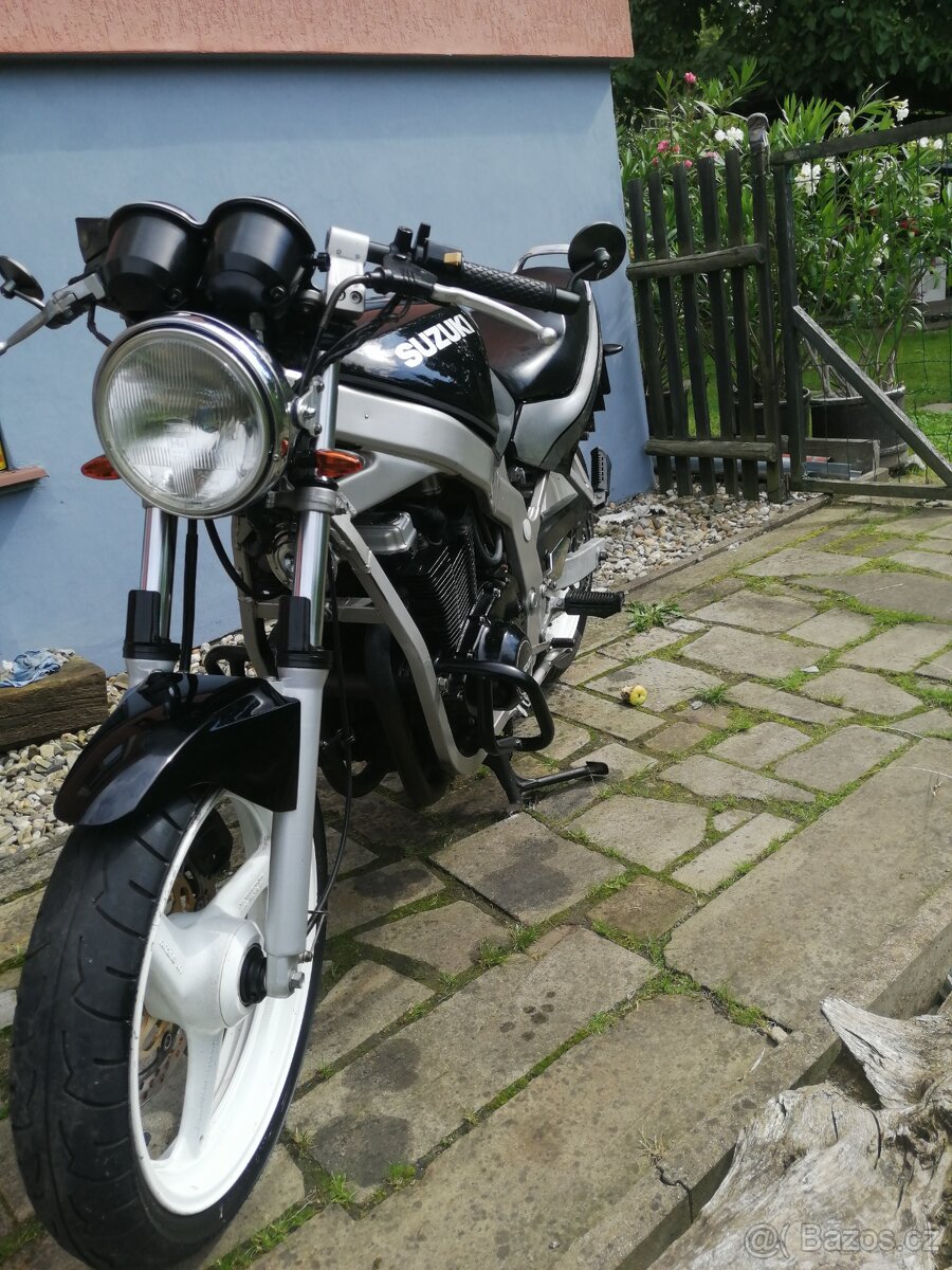 Suzuki GS 500
