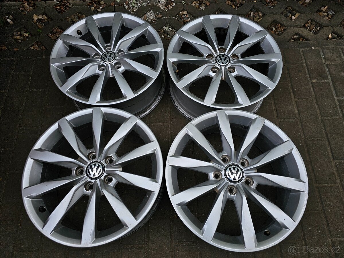 ALU disky kola 5x112 VW R17 Golf ET49 5G0 Octavia