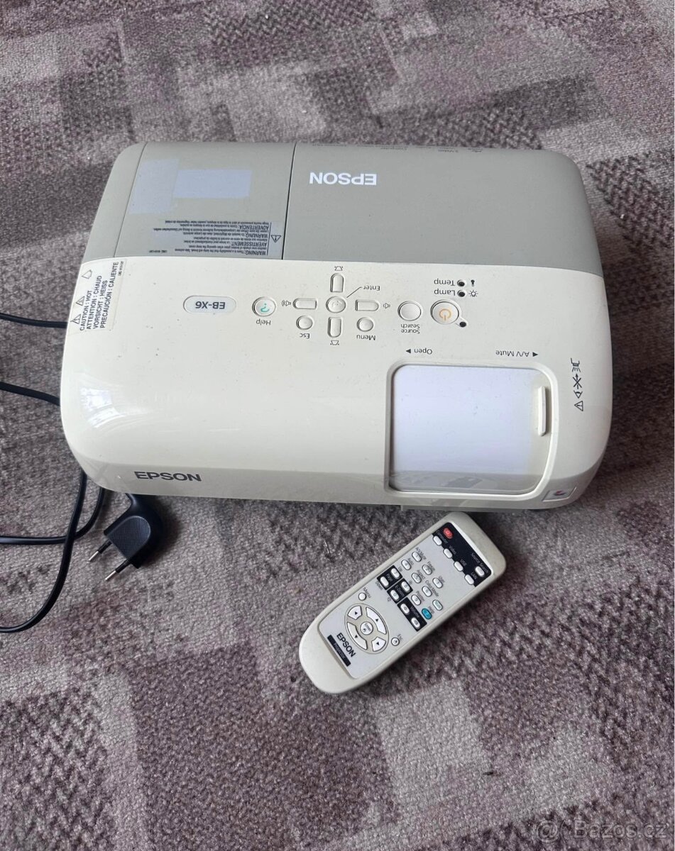 Projektor Epson EB-X6