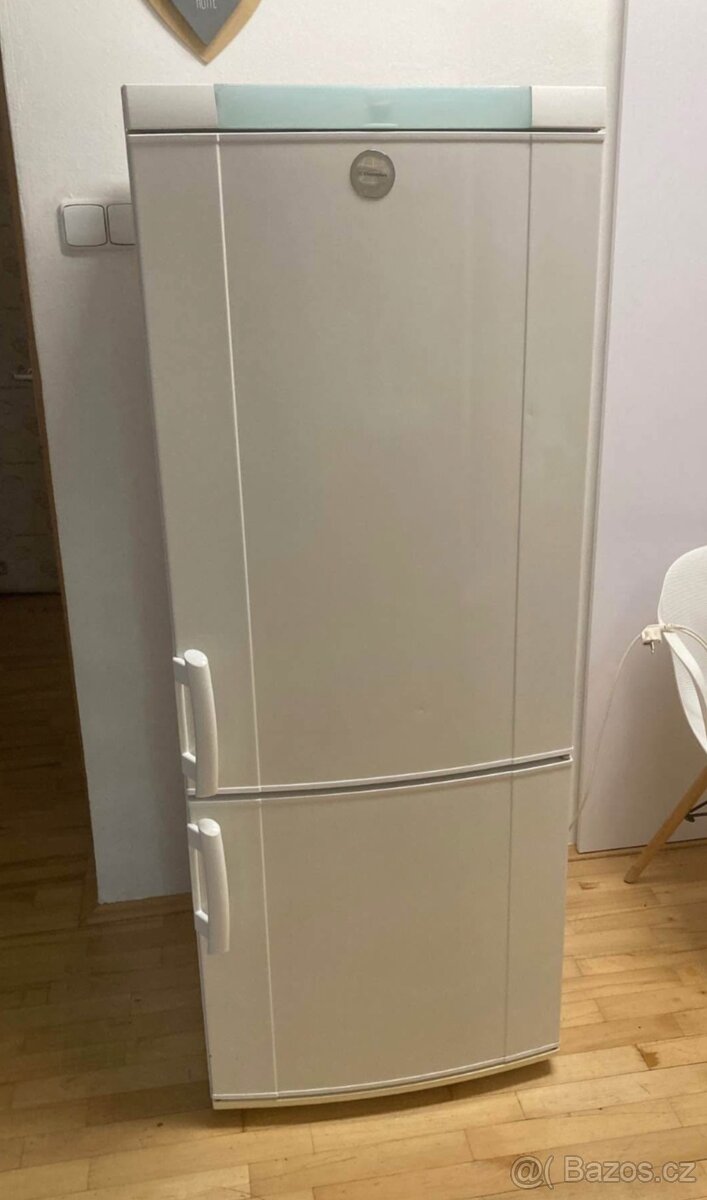 DOVOZ MOŽNÝ funkční lednička Electrolux