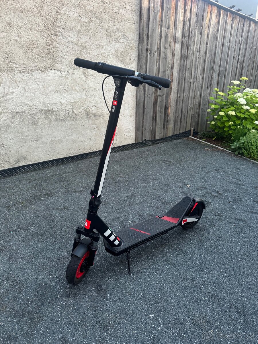 Prodám Aprilia eSR2
