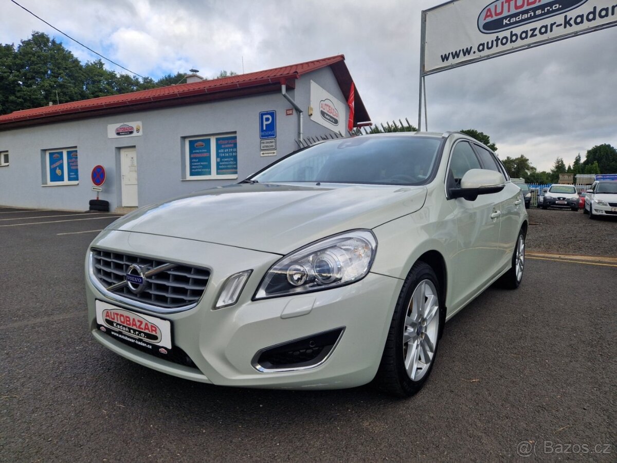Volvo V60, 2.0 D3,TOP STAV,VÝBAVA