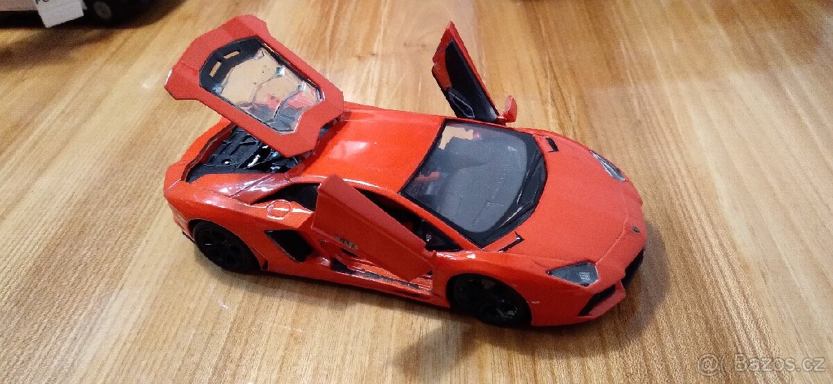 Model auta Lamborgini Maisto 1:24