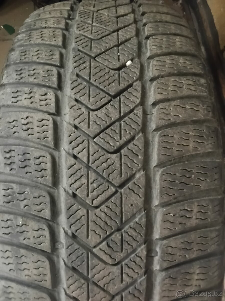 225/45 R18 PIRELLI (5mm) č.15863/b8