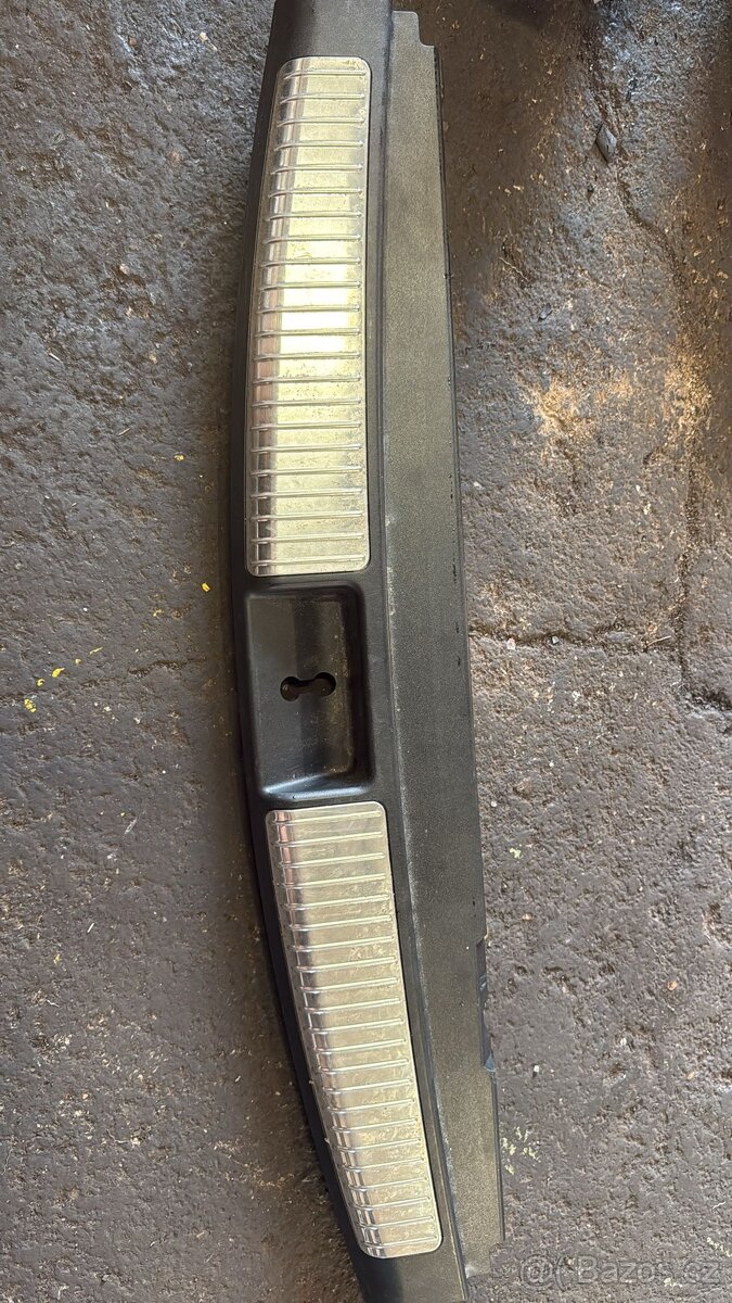 Mercedes Benz ML W164 plast do kufru