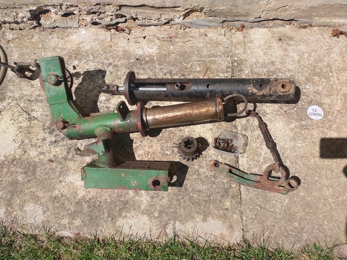 Boční kosa Zetor 3011 - prodám držáky. Rezervováno.