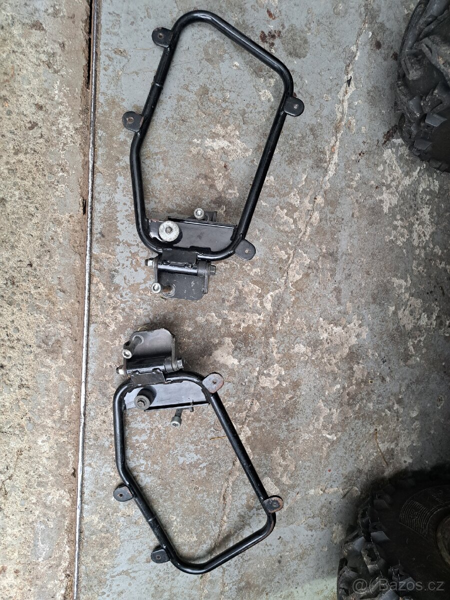 Držáky brašen honda vtx 1800