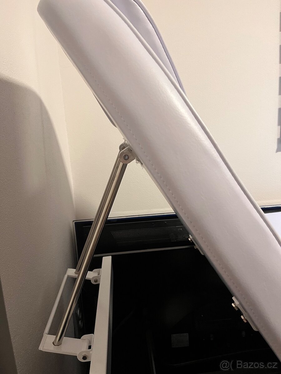 Kosmetické/ masážní lehátko