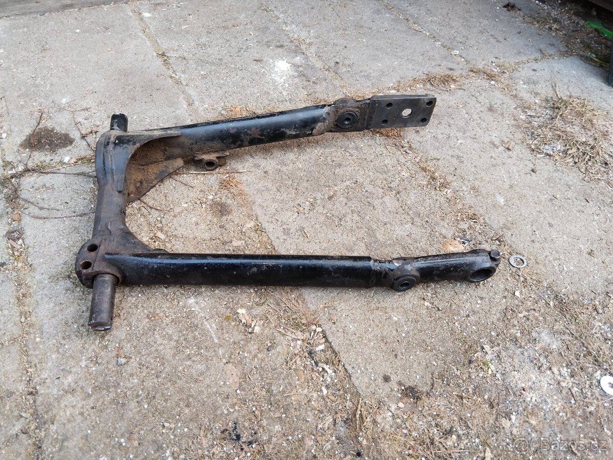 Kyvná vidlice Dněpr