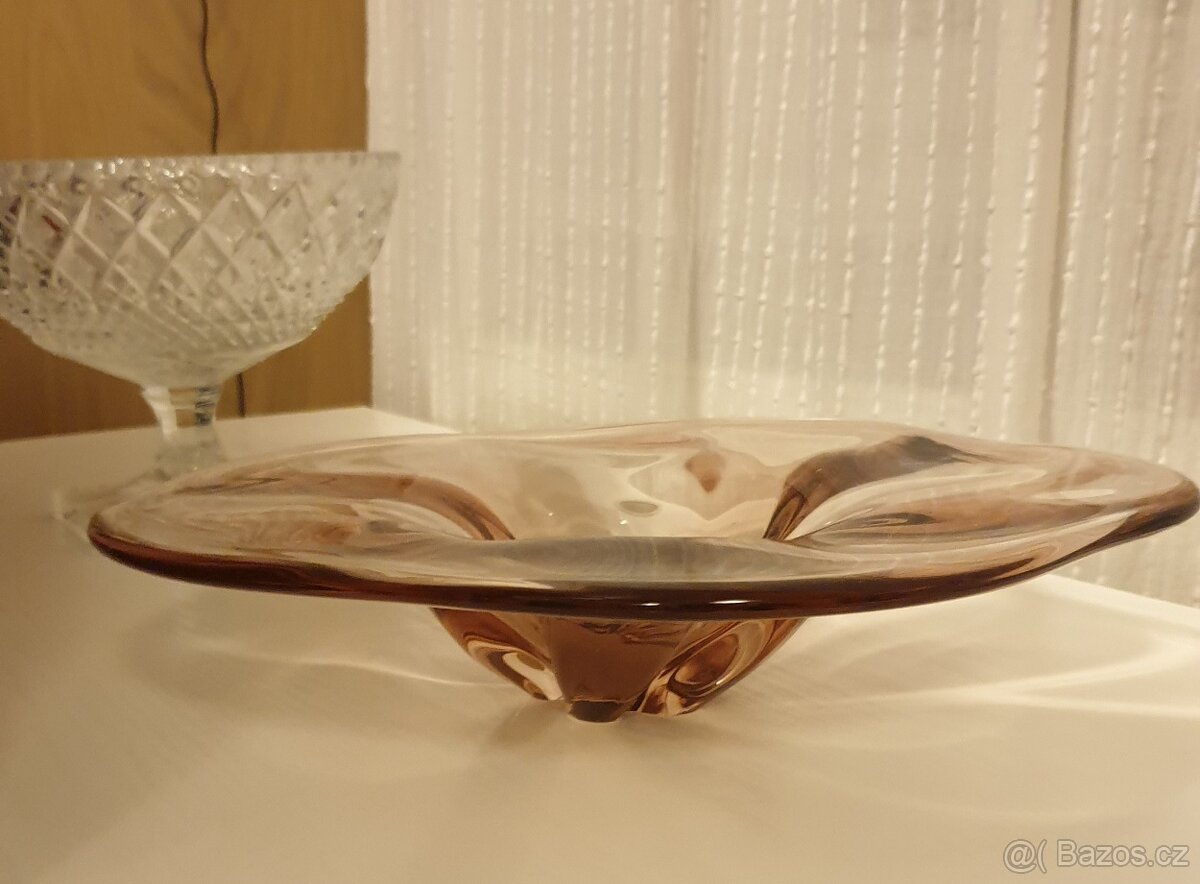 Dekorační skleněná mísa