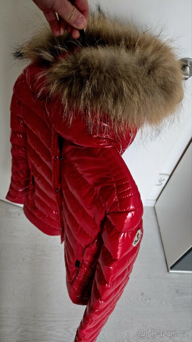Moncler zimní lesklá červené bunda vel.3