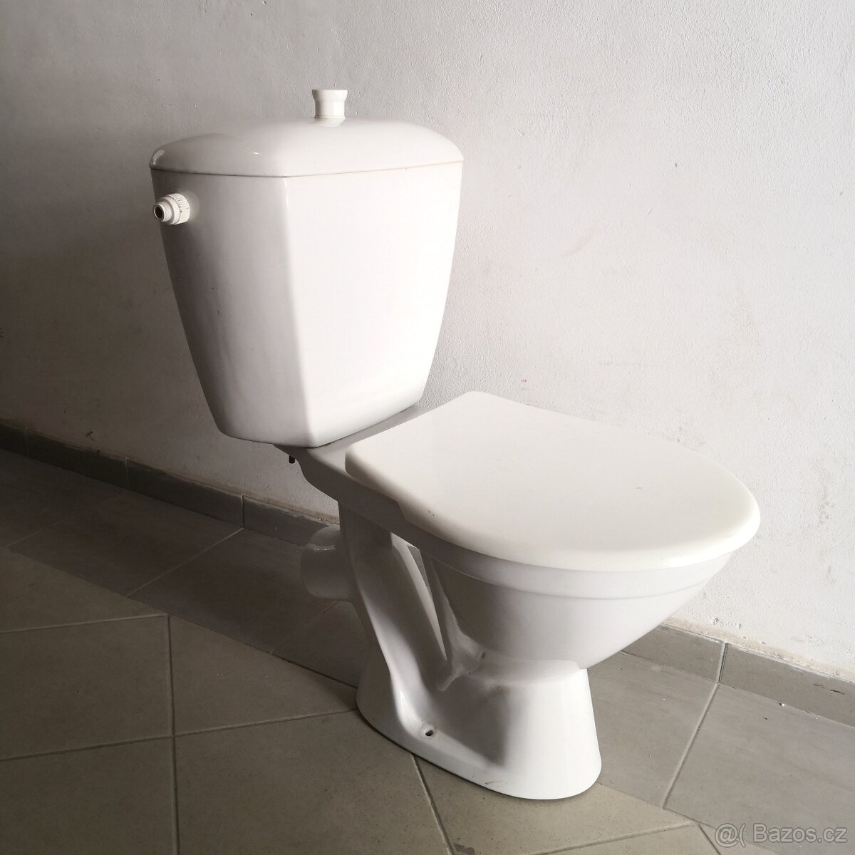 WC kombi - pěkný stav / funkční