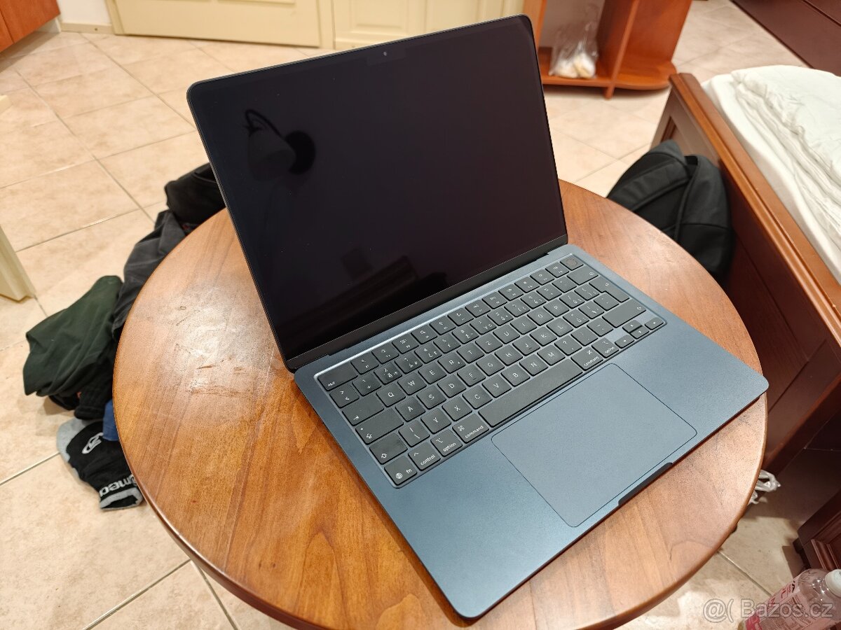 MacBook Air 13" M4 CZ 2025 Temně inkoustový