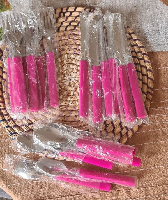 Nová sada příborů 18 ks