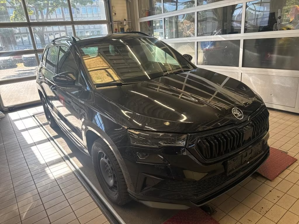 2022 Škoda Karoq sportline 2.0 TDI 110kw manuál,Matrix,Kessy