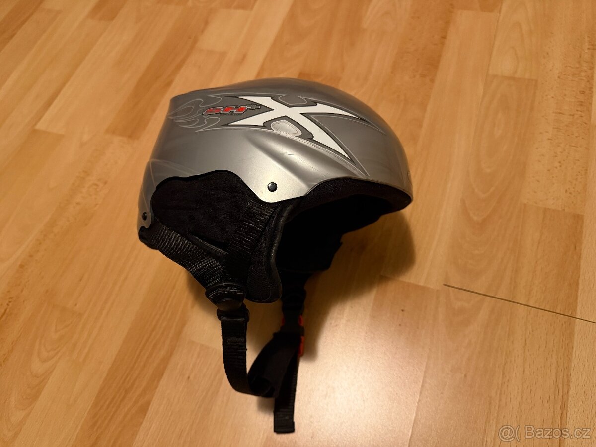 Prodám lyžařskou helmu Steel Morpheus