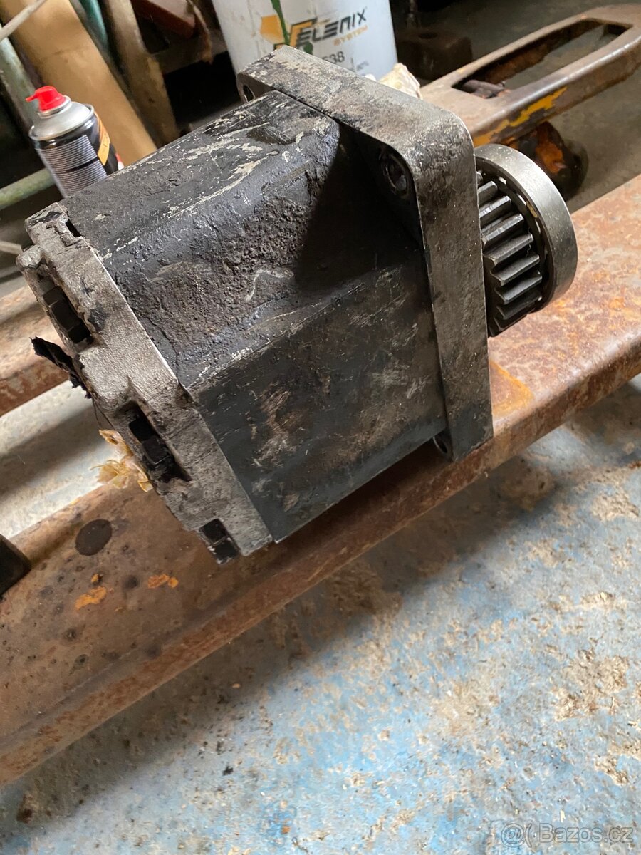 Hydraulické čerpadlo Tatra 815