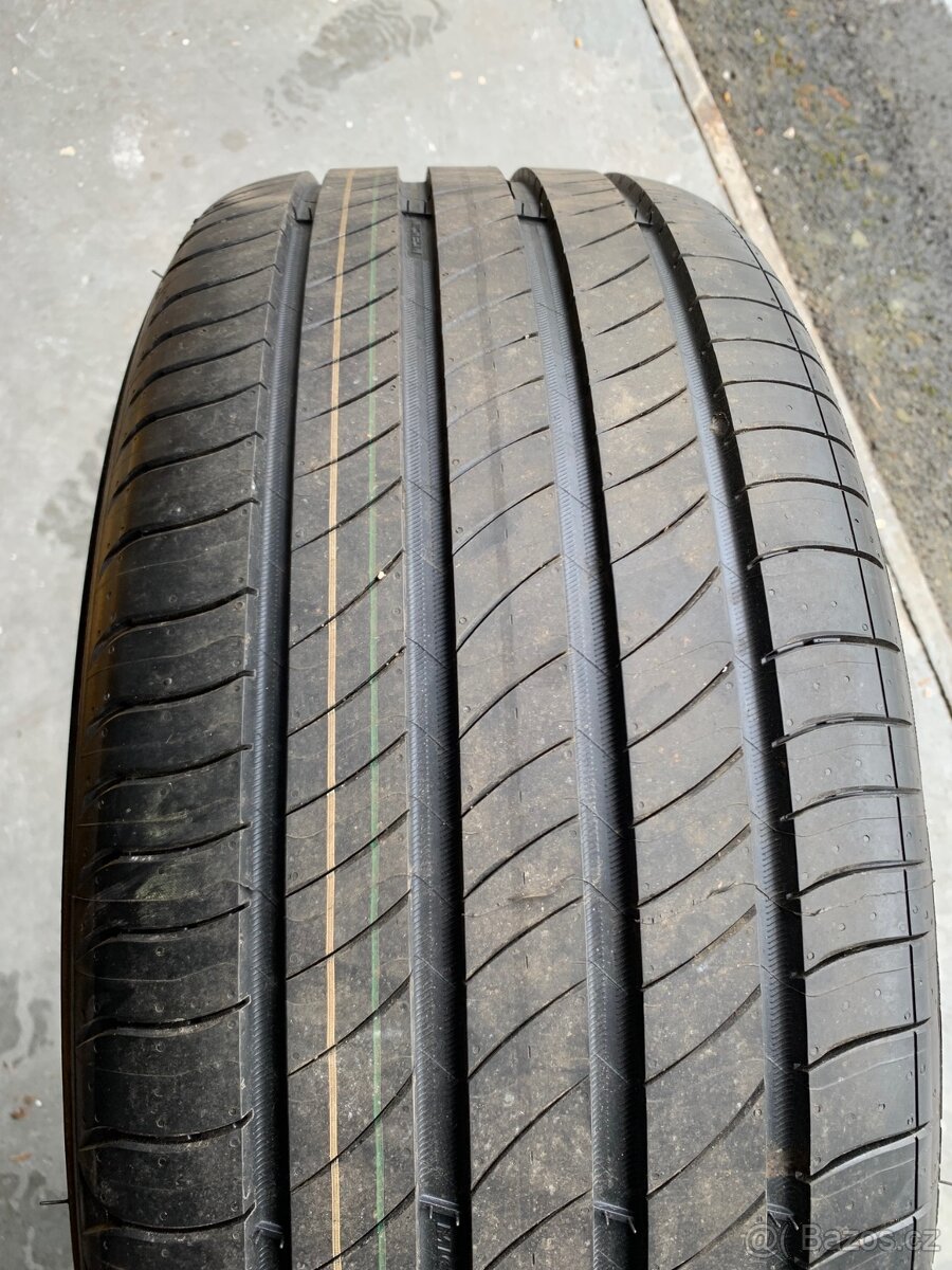 Michelin letní pneu 235/50 R19