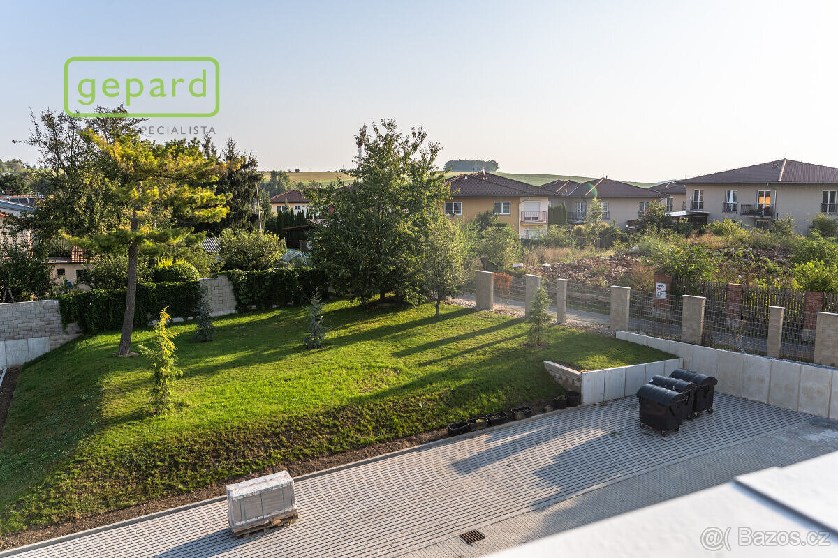 Prodej bytu 4+kk, 95m2 s terasou 58m2, parkovací stání v pro