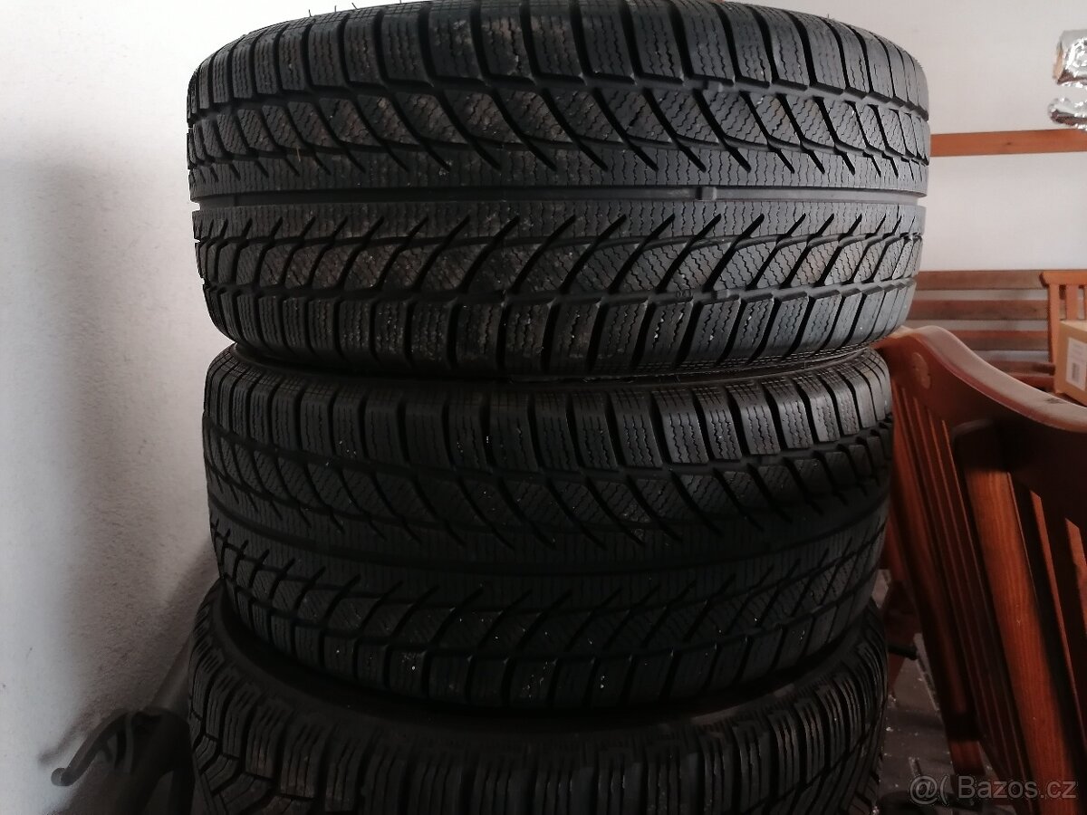 2ks zimní 215/40/17 87V Goodride vz.6-7mm