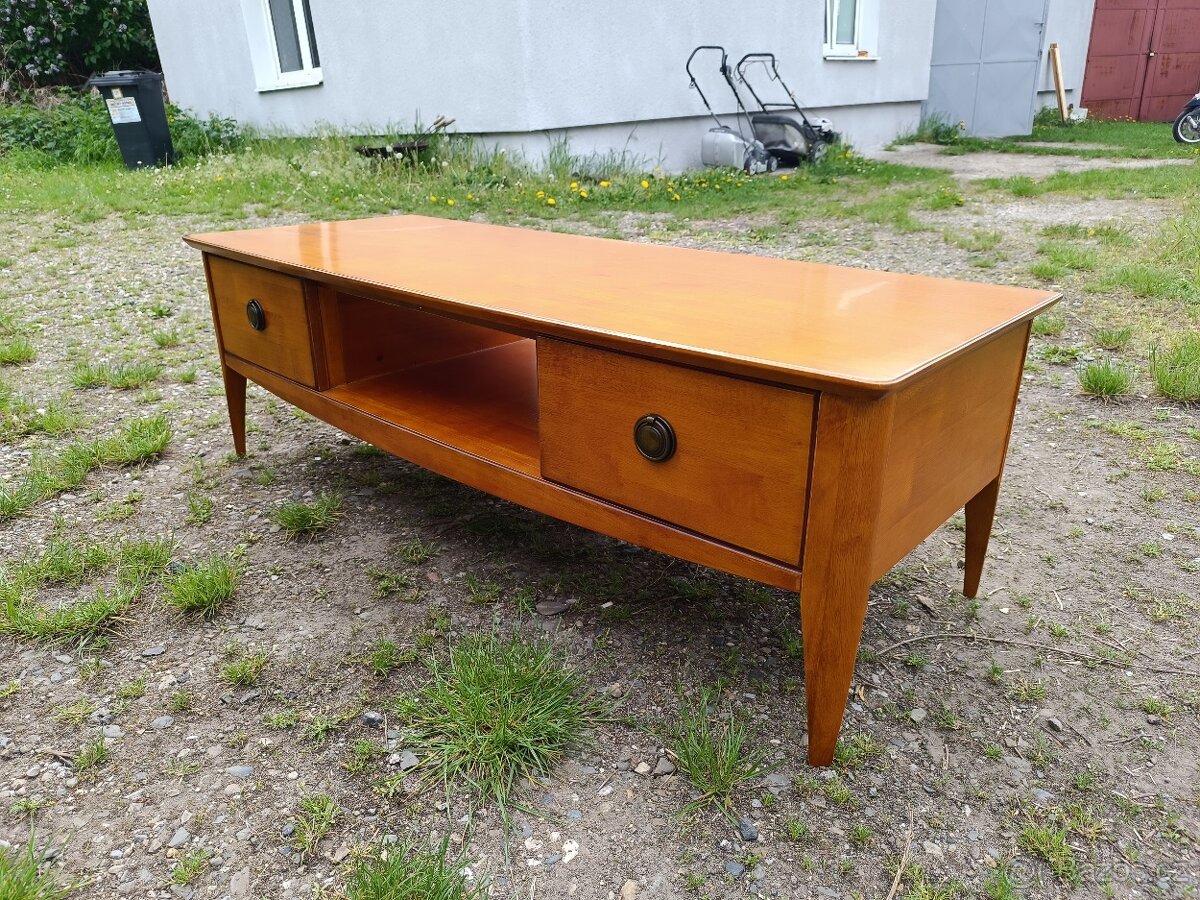 TV stolek / Dřevěná komoda pod TV