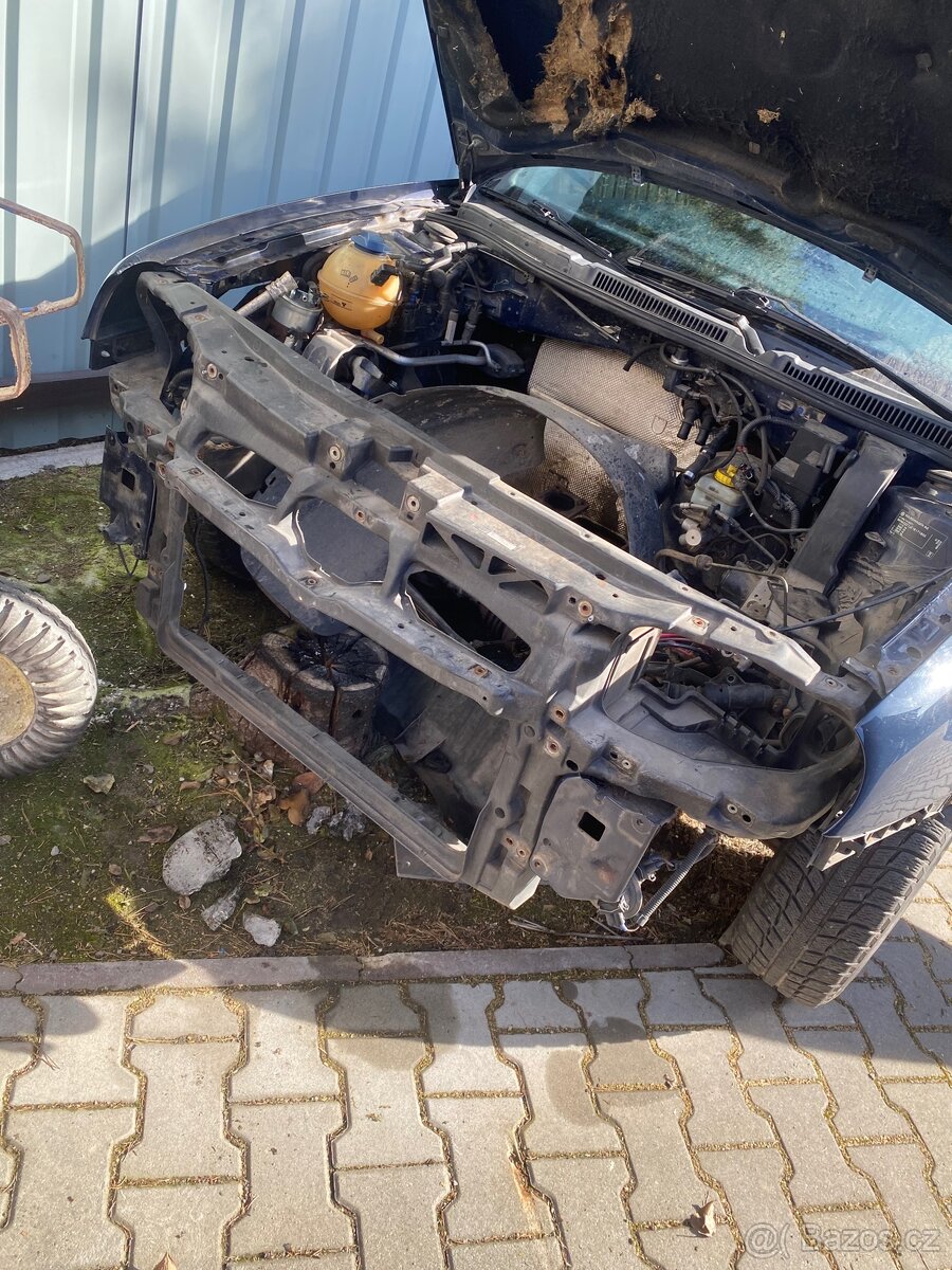 Vw golf iv čelo a výztuha