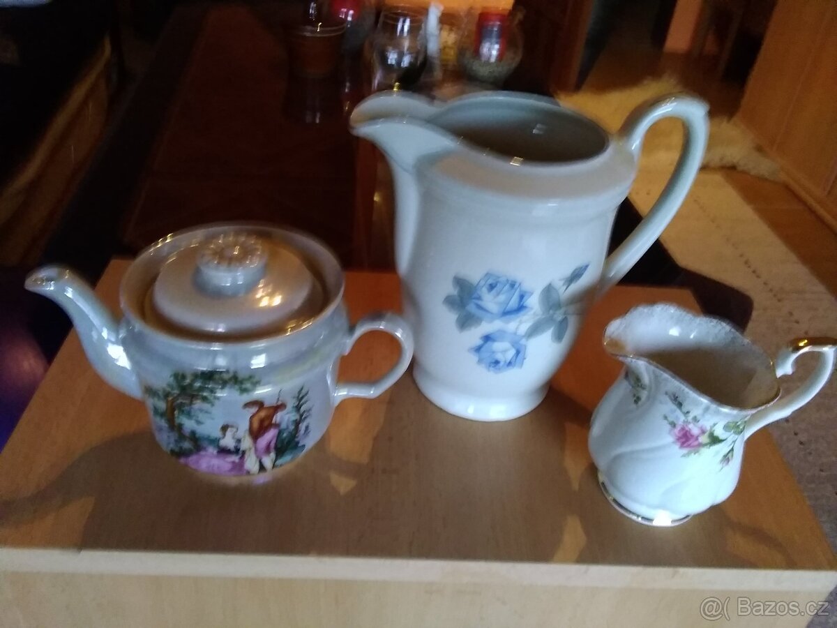 Porcelánová konvice